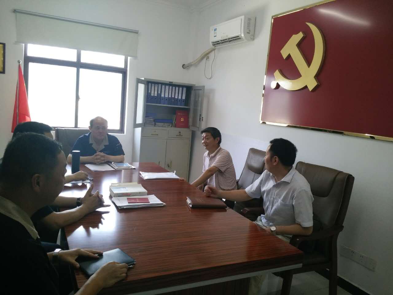 区委非公工委到长银公司指导党建工作