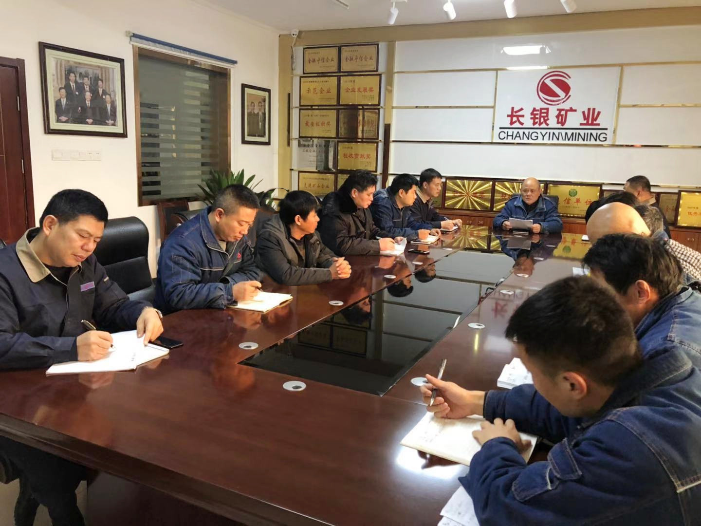 【党建报道】深入学习宣传贯彻党的十九大精神、推动我企高质量发展