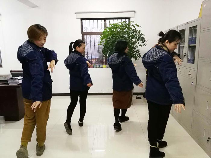 【基层动态】集团公司财务部积极排练年会节目
