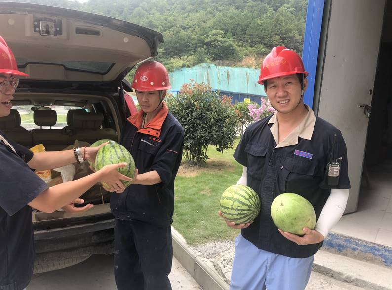 【企业文化】集团公司情系员工，夏送清凉