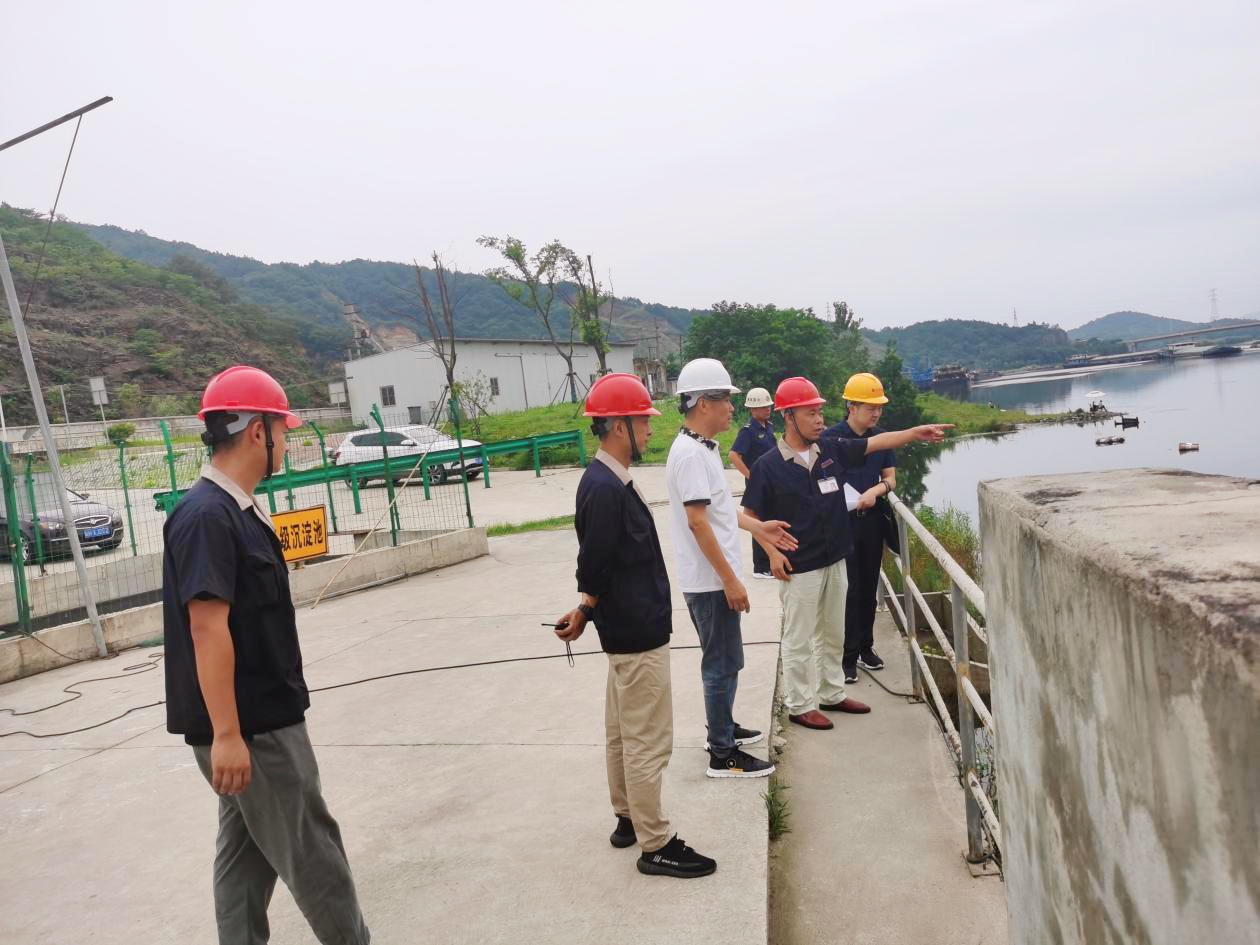 【鑫山码头】市港航管理处总工程越一行到鑫山码头进行调研