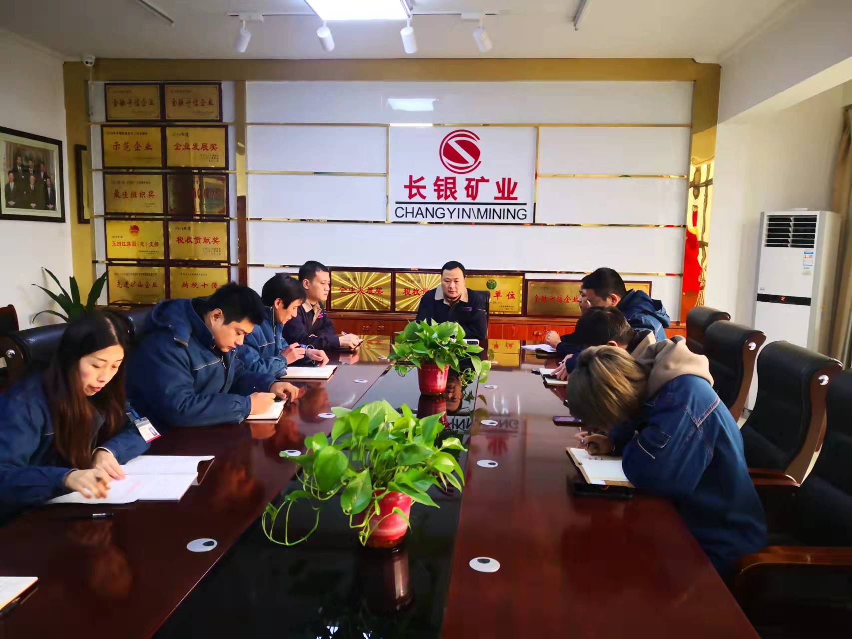 全力以“复”！加速拉动复工复产“进度条”！