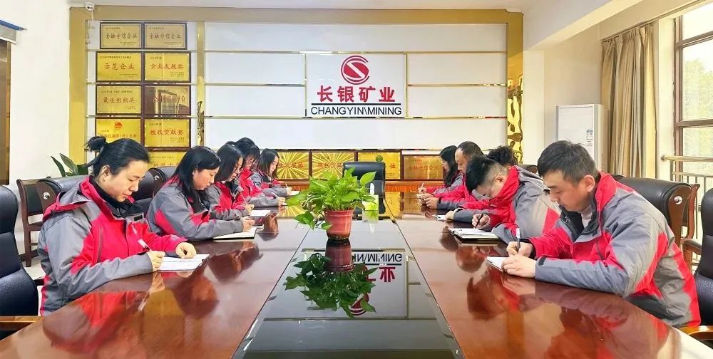 学习交流促发展丨集团公司召开通讯员座谈会